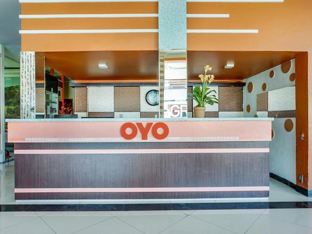 Oyo 3157 Grand City Inn Makassar Exterior photo