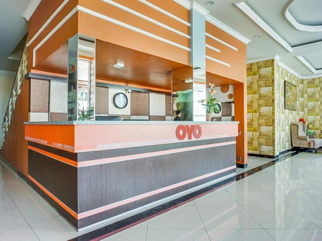 Oyo 3157 Grand City Inn Makassar Exterior photo